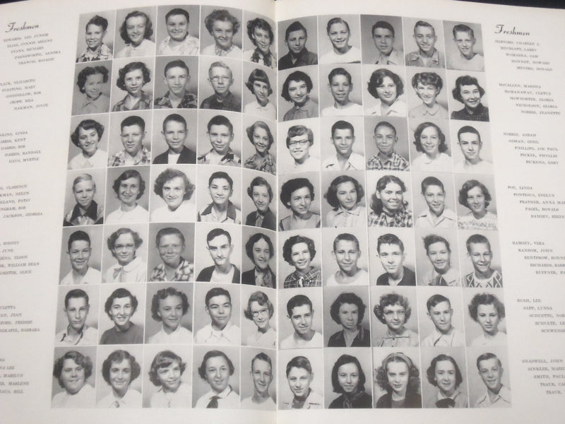 1952 SIGNET EFFINGHAM HIGH SCHOOL YEARBOOK - ILLINOIS - GREAT PHOTOS - YB 257