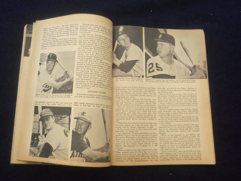 1964 STREET AND SMITH'S BASEBALL MAGAZINE - WARREN SPAHN COVER - SP 1523C