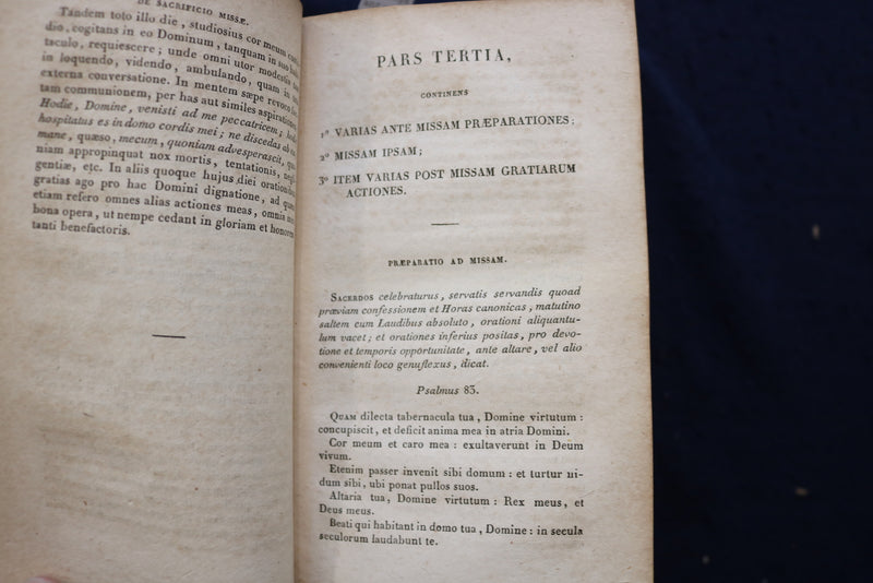 1827 MANUALE ORDINANDORUM COMPLECTENS HARDCOVER BOOK - LATIN - KD 9553