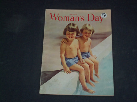 1951 JULY WOMAN'S DAY MAGAZINE - TWO GIRL FRIENDS COVER - B 4048
