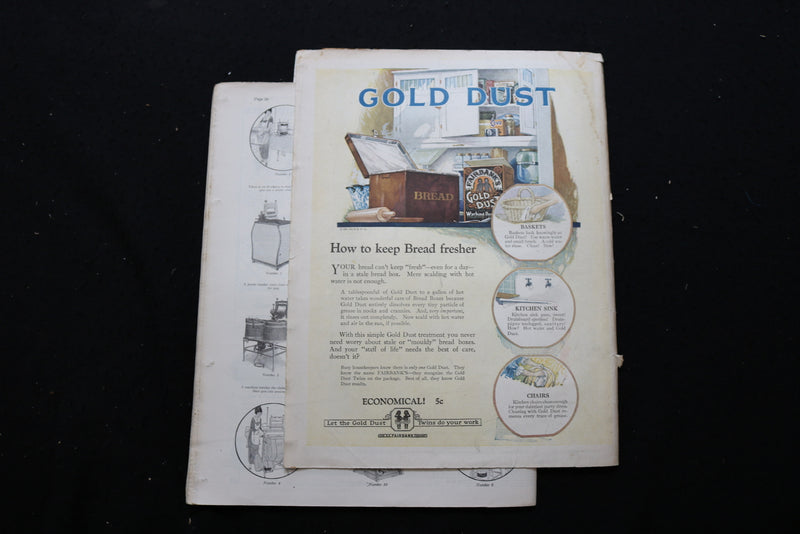 1920 MARCH WOMAN'S WORLD MAGAZINE - GIRLS WITH KITE COVER - E 10349