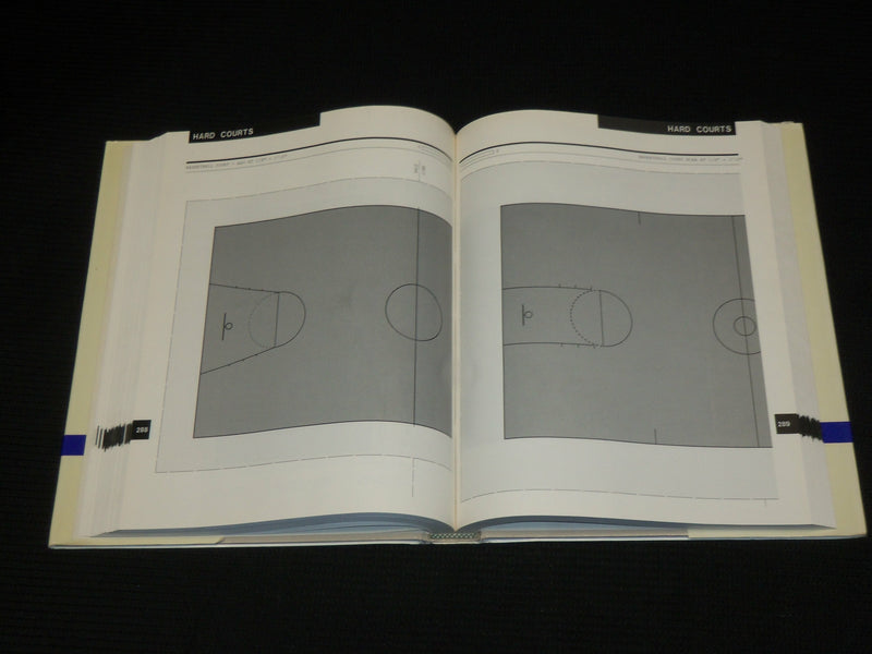 1989 SITE DESIGN GRAPHICS HARDCOVER BOOK BY MICHAEL KENDALL - R 715J
