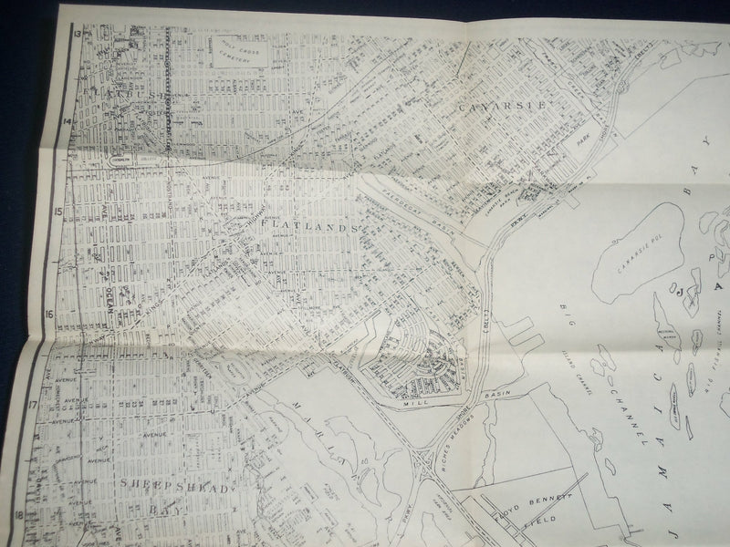 1956 UP TO DATE THE COMPLETE STREET GUIDE TO QUEENS - FOLD OUT MAP - J 5729