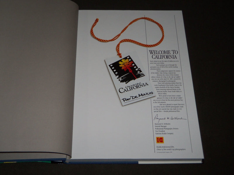1988 A DAY IN THE LIFE OF CALIFORNIA BOOK IN ORIGINAL MAILING BOX - I 1592