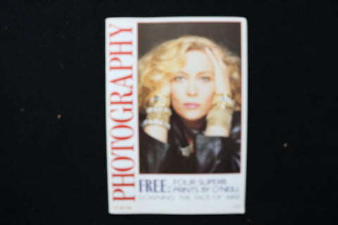1986 OCTOBER PHOTOGRAPHY MAGAZINE - FAYE DUNAWAY COVER - E 24515