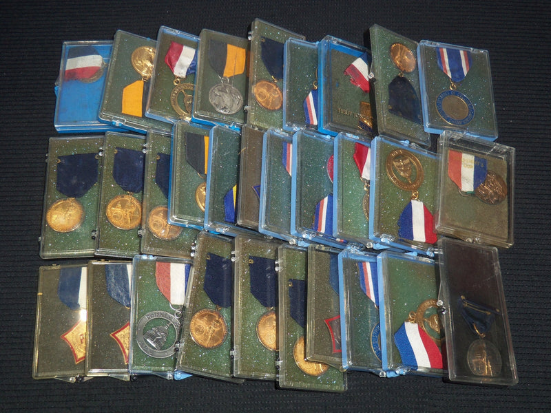 1970'S SWIMMING MEDALS - 30 MEDALS - COLUMBIA - J 4999G