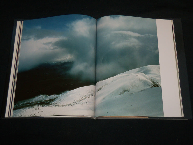 2010 LA BEAUTE DU MONDE HARDCOVER BOOK - PHOTOS BY MIA ET KLAUS - R 707I