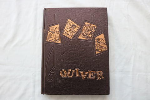 1964 QUIVER WISCONSIN STATE UNIVERSITY YEARBOOK - OSHKOSH, WISCONSIN - YB 3574