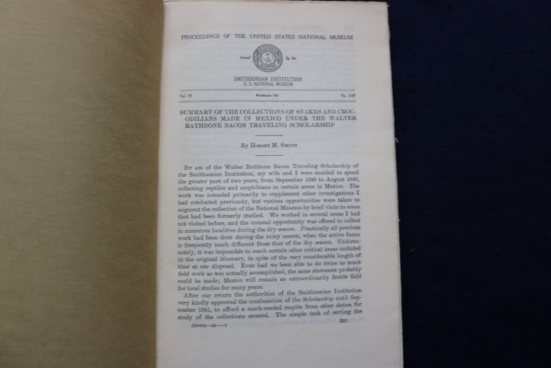 1943 COLLECTIONS OF SNAKES AND CROCODILIANS SOFTCOVER BOOK BY H. SMITH - K 919