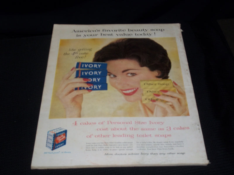 1958 JUNE MCCALL'S MAGAZINE - NICE FASHION FRONT COVER - E 5910