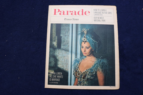 1965 MAY 9 PARADE MAGAZINE - SOPHIA LOREN COVER - E 22427