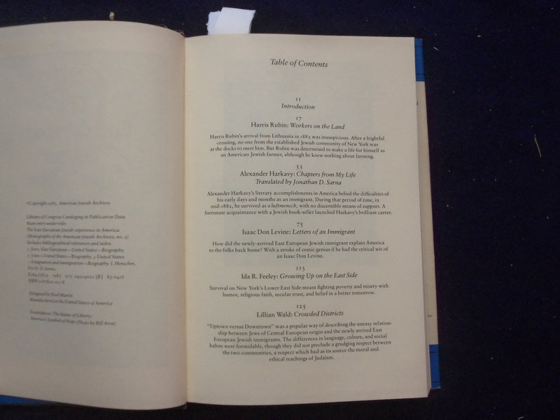 1983 EAST EUROPEAN JEWISH EXPERIENCE IN AMERICA HARDCOVER BOOK- SIGNED - KD 8456