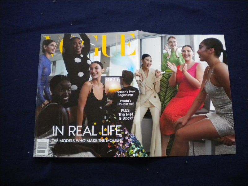 2021 SEPTEMBER VOGUE MAGAZINE - MODELS WHO MAKE THE MOMENT COVER - B 676V