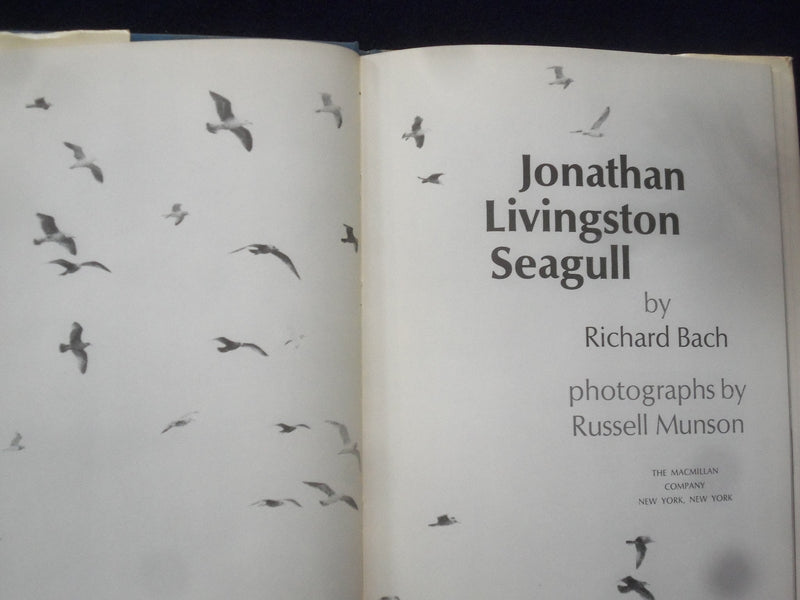 1970 JONATHAN LIVINGSTON SEAGULL HARDCOVER BOOK BY RICHARD BACH - KD 9025