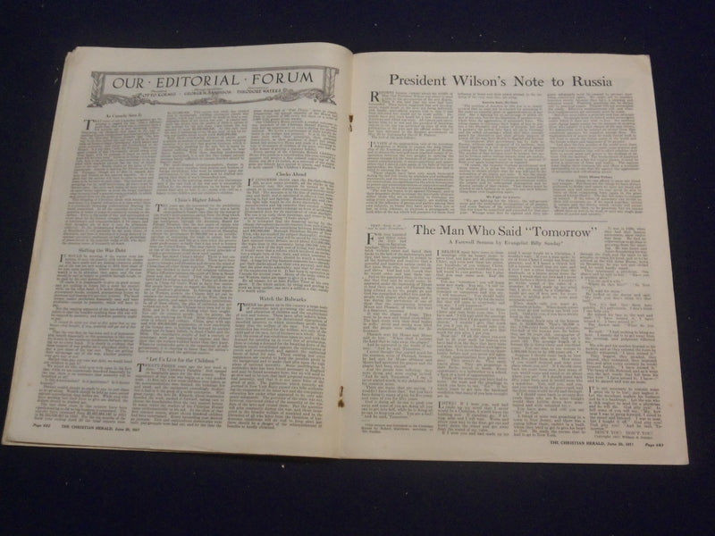 1917 JUNE 20 CHRISTIAN HERALD MAGAZINE - EMPTY BOAT CLOSE TO THE SHORE - ST 6589