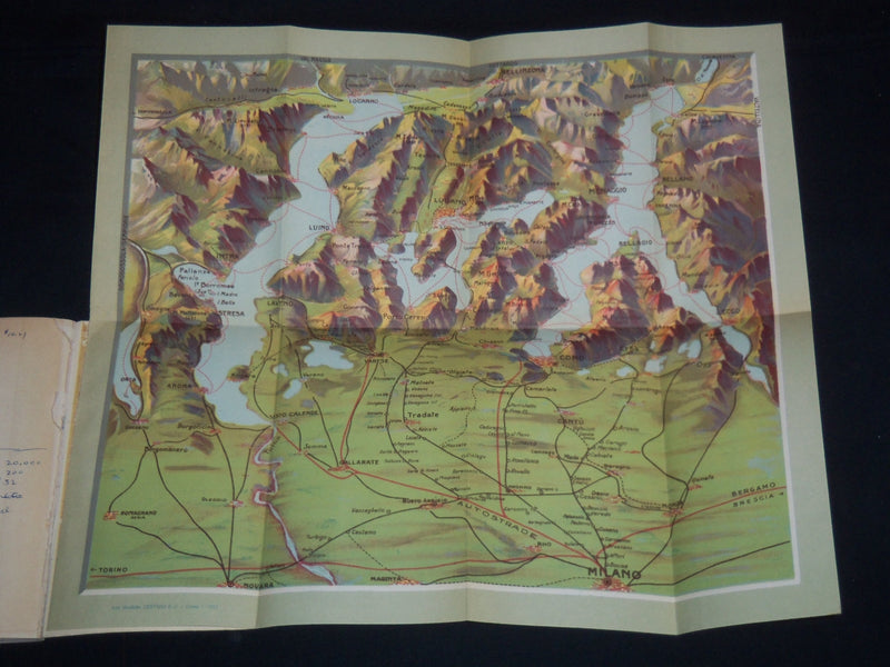 1952 A FORTNIGHT SOFTCOVER BOOK BY THE ITALIAN LAKES STUDD - J 9503
