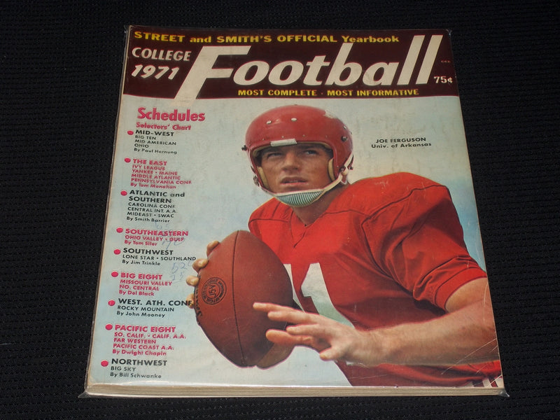 1971 STREET & SMITH'S COLLEGE FOOTBALL YEARBOOK MAGAZINE - FERGUSON - E 3169