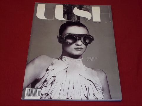2009 WINTER LUSH MAGAZINE - GREAT FASHION - JANETA SAMP COVER - CANADA - RC 58