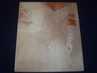 1993 THE WEDDING DRESS BOOK BY MARIA MCBRIDE-MELLINGER - GREAT PHOTOS - KD 2736