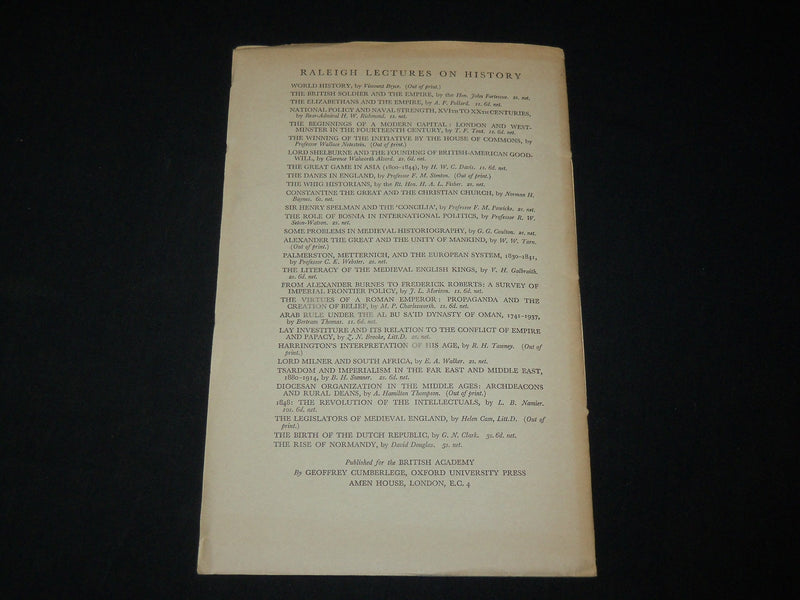 1948 THE ELIZABETHAN POLITICAL SCENE SOFTCOVER BOOK BY J. E. NEALE - J 6530