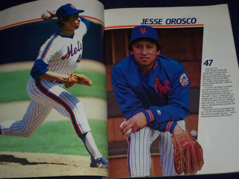 1986 NEW YORK METS OFFICIAL TEAM YEARBOOK REVISED ED. - 25TH ANNIVERSARY - J 398