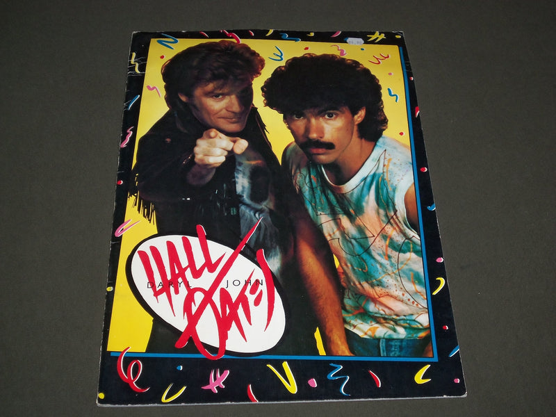 HALL & OATES LIVE THRU 85 PROGRAM - NICE PHOTOS - DARYL JOHN - J 2218