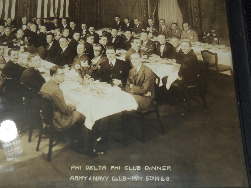 1923 PHI DELTA PHI CLUB DINNER - ARMY - NAVY CLUB FRAMED PHOTO - 14 1/2x11- #214
