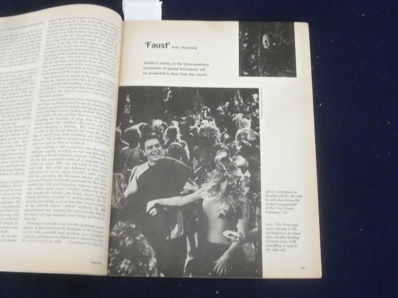 1961 FEBRUARY THEATRE ARTS MAGAZINE - LAURENCE OLIVIER COVER - ST 6830