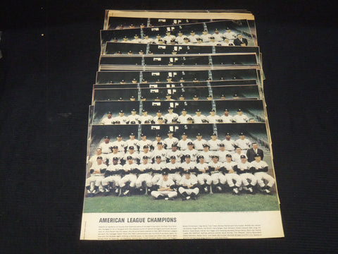 1963 NEW YORK YANKEES COLOROTO TEAM PHOTOS LOT - 30 PIECES - NP 9184