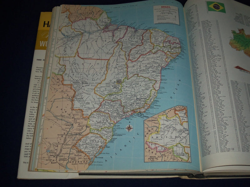 1969 HAMMOND'S MEDALLION WORLD ATLAS - GREAT COLOR MAPS - 11.5