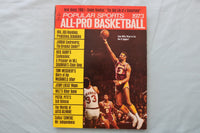 1973 POPULAR SPORTS ALL-PRO BASKETBALL MAGAZINE - CHAMBERLAIN COVER - E 26736