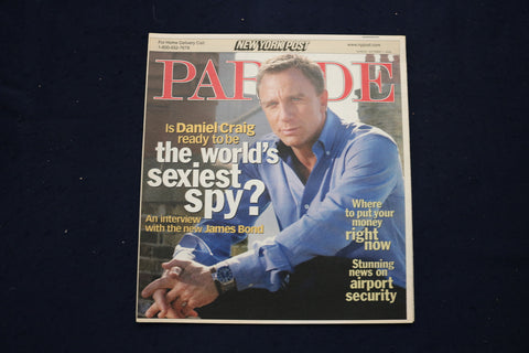 2006 OCTOBER 1 PARADE MAGAZINE - DANIEL CRAIG COVER - E 18375