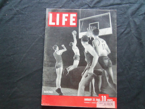 1945 JANUARY 22 LIFE MAGAZINE - ST. JOHN'S UNIVERSITY BASKETBALL - L 427