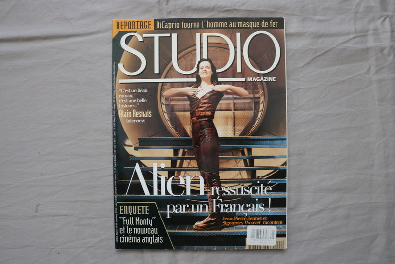 1997 NOVEMBER STUDIO MAGAZINE - SIGOURNEY WEAVER COVER - FRENCH - E 19976