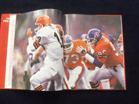 1987 THE WORLD OF PRO FOOTBALL HARDCOVER BOOK - KD 8721