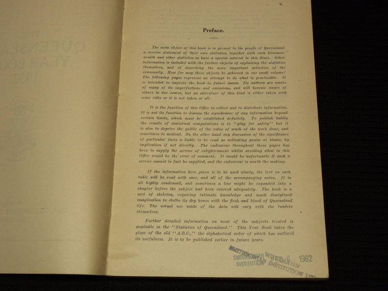 1937-1949 QUEENSLAND YEAR BOOK LOT OF 10 - GOV. STATISTICIAN BRISBANE - KD 2185