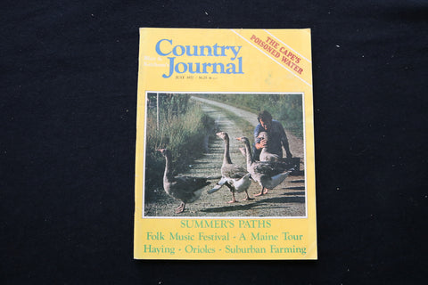 1977 JULY COUNTRY JOURNAL MAGAZINE - PASSING ON THE ROADSIDE COVER - E 10199