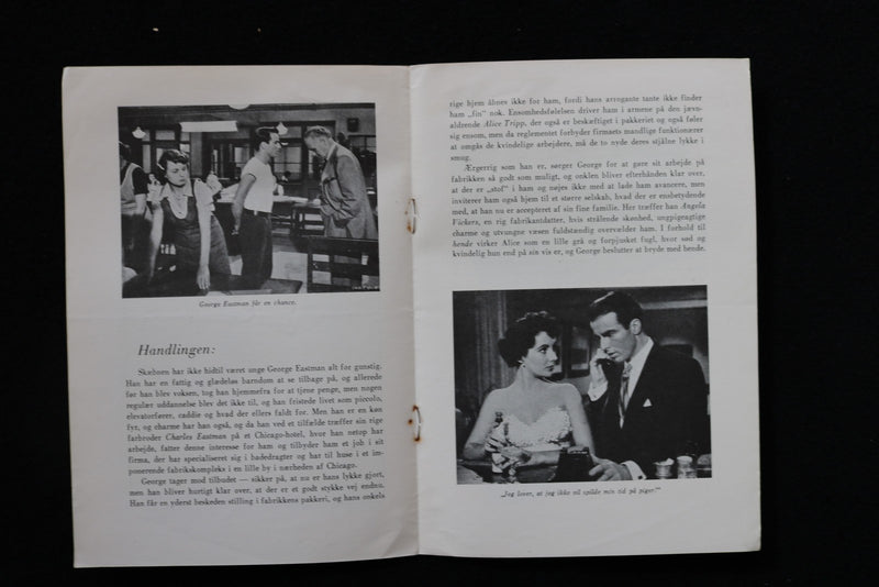 1951 A PLACE IN THE SUN - DANISH MAGAZINE - ELIZABETH TAYLOR COVER - E 26426
