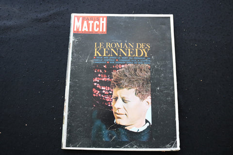1965 NOVEMBER PARIS MATCH MAGAZINE - LE ROMAN DES KENNEDY COVER - E 9774