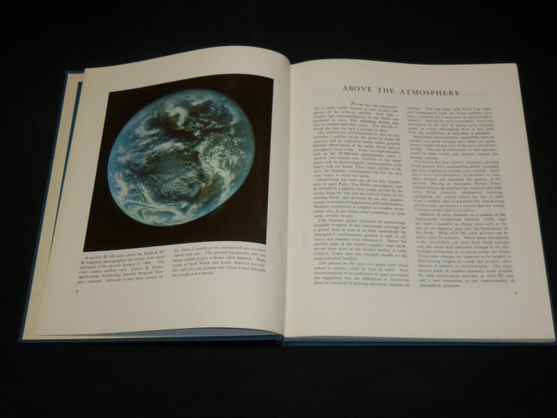 1968 EXPLORING SPACE WITH A CAMERA HARDCOVER BOOK - NASA - GREAT PHOTOS - I 1911