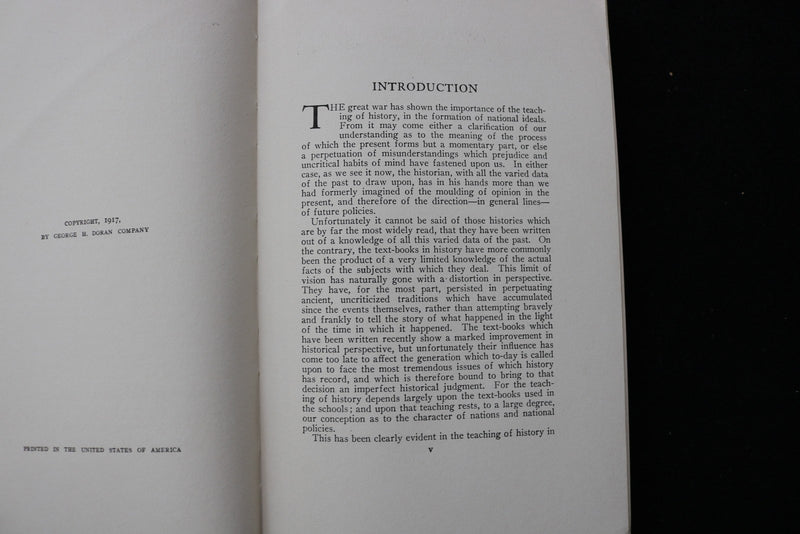 1917 THE AMERICAN REVOLUTION IN OUR SCHOOL TEXT-BOOKS SOFTCOVER BOOK - K 2907
