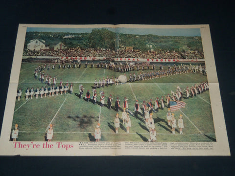 1949 NOVEMBER 13 SUNDAY NEWS - HEMPSTEAD HIGH MARCHING BAND CENTERFOLD - NP 3702