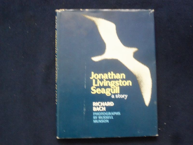 1970 JONATHAN LIVINGSTON SEAGULL HARDCOVER BOOK BY RICHARD BACH - KD 9025