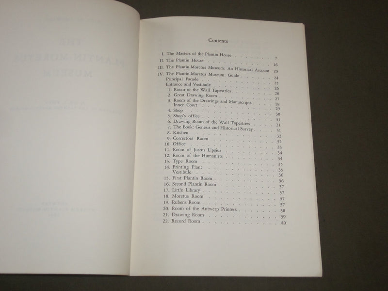 1965 THE PLANTIN MORETUS MUSEUM BY DR. L. VOET SOFTCOVER BOOK - J 2696
