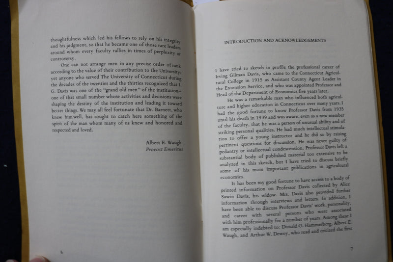 1971 PROF - A PROFILE OF IRVING GILMAN DAVIS SOFTCOVER BY J. BARNETT - K 1395
