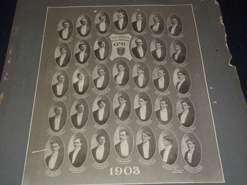 1903 PSI OMEGA DENTAL FRATERNITY MOUNTED PHOTO 21 3/4