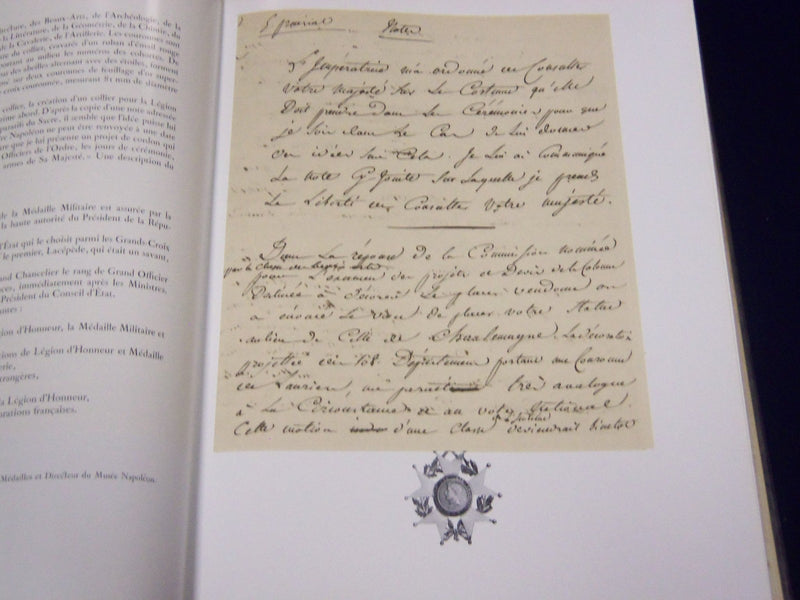 1956 DECORATIONS OFFICIELLES FRANCAISES FRENCH BOOK - NICE PRINTS - KD 3475