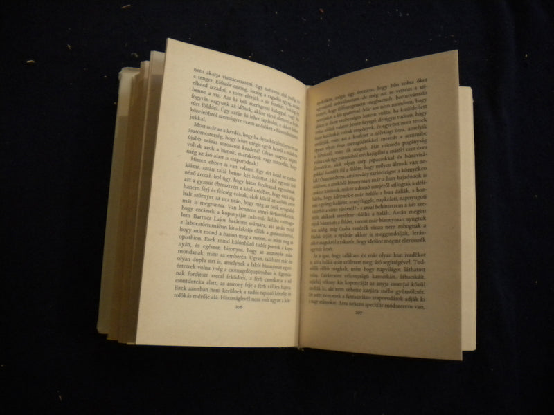 1982 SOKFELE UTAZAS MAGYARORSZAGON HARDCOVER BOOK - HUNGARIAN - KD 8083