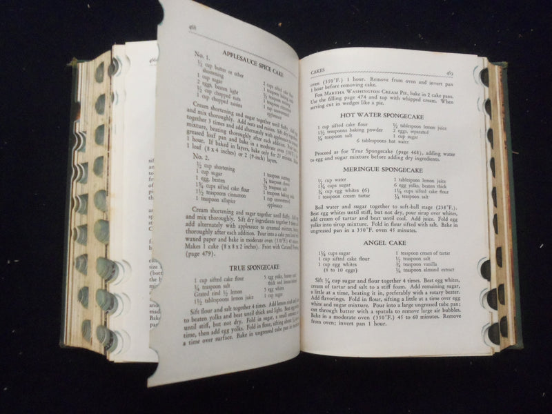 1940 THE AMERICAN WOMAN'S COOK BOOK HARDCOVER BOOK BY RUTH BEROLZHEIMER- KD 8366
