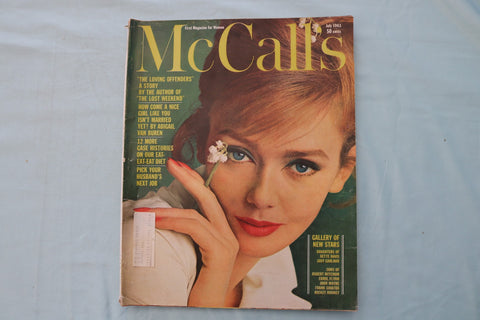 1963 JULY MCCALL'S MAGAZINE - A BEAUTIFUL MODEL COVER - E 26537
